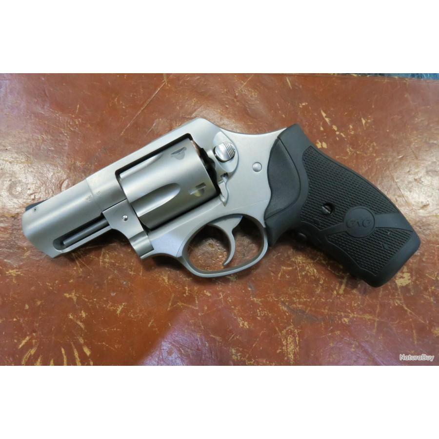 Revolver Ruger SP101 Hammerless 2.5" cal 357 mag Poignée Crimson Trace OCCASION